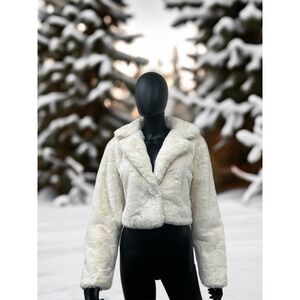 Forever 21 Cropped Faux Fur Jacket M‎ 100% Poly Cream Winter Coat